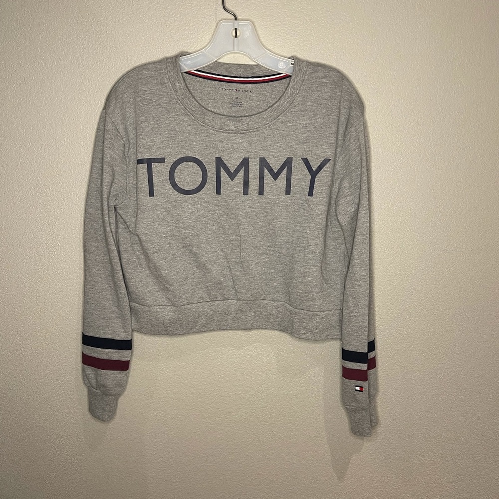Tommy Hilfiger Size Medium Cropped Sweatshirt Super Cute Perfect Condition